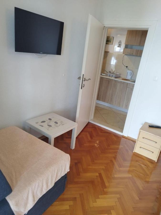 Apartments Mare - 150 M From Beach Brela Exterior photo