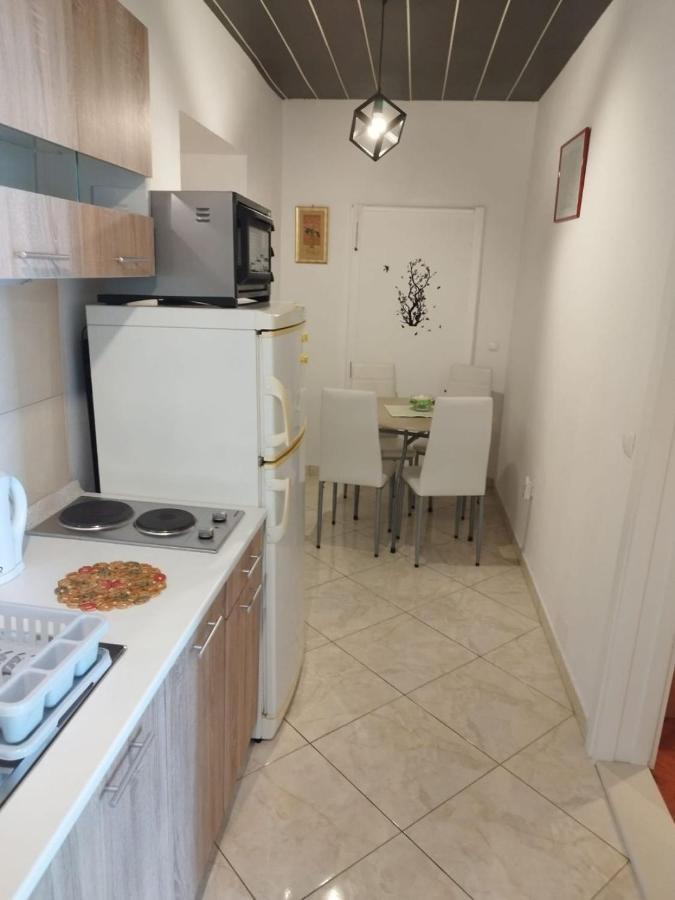 Apartments Mare - 150 M From Beach Brela Exterior photo